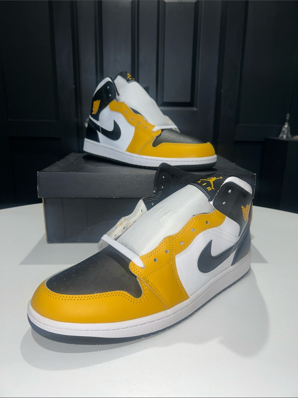 Jordan 1 Mid “Yellow Ochre” Men’s Size 13